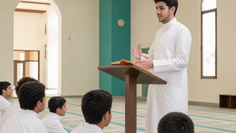 القاء كلمة في مصلى المدرسة